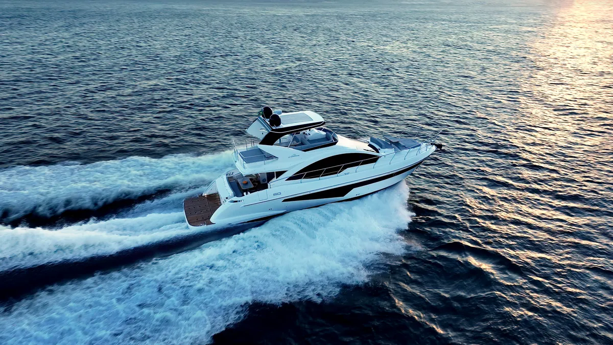 Intermarine 60 — Exterior
