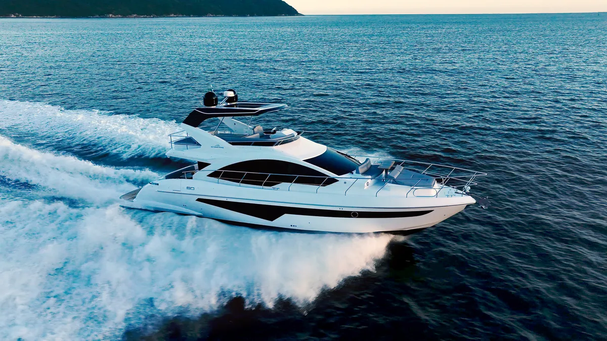 Intermarine 60 — Exterior
