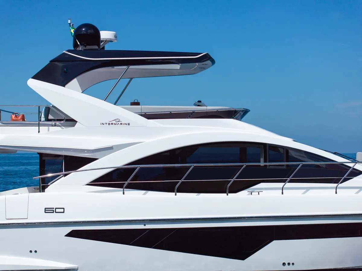 Intermarine 60 — Exterior