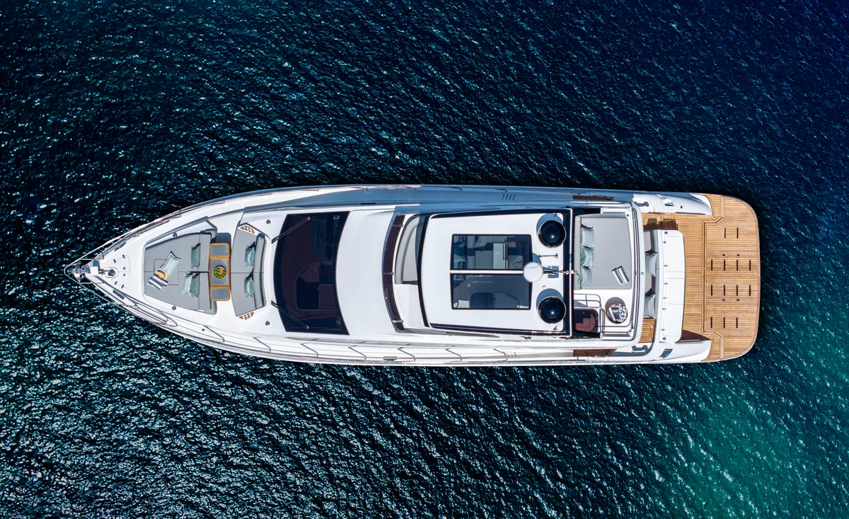 Intermarine 60 — Exterior