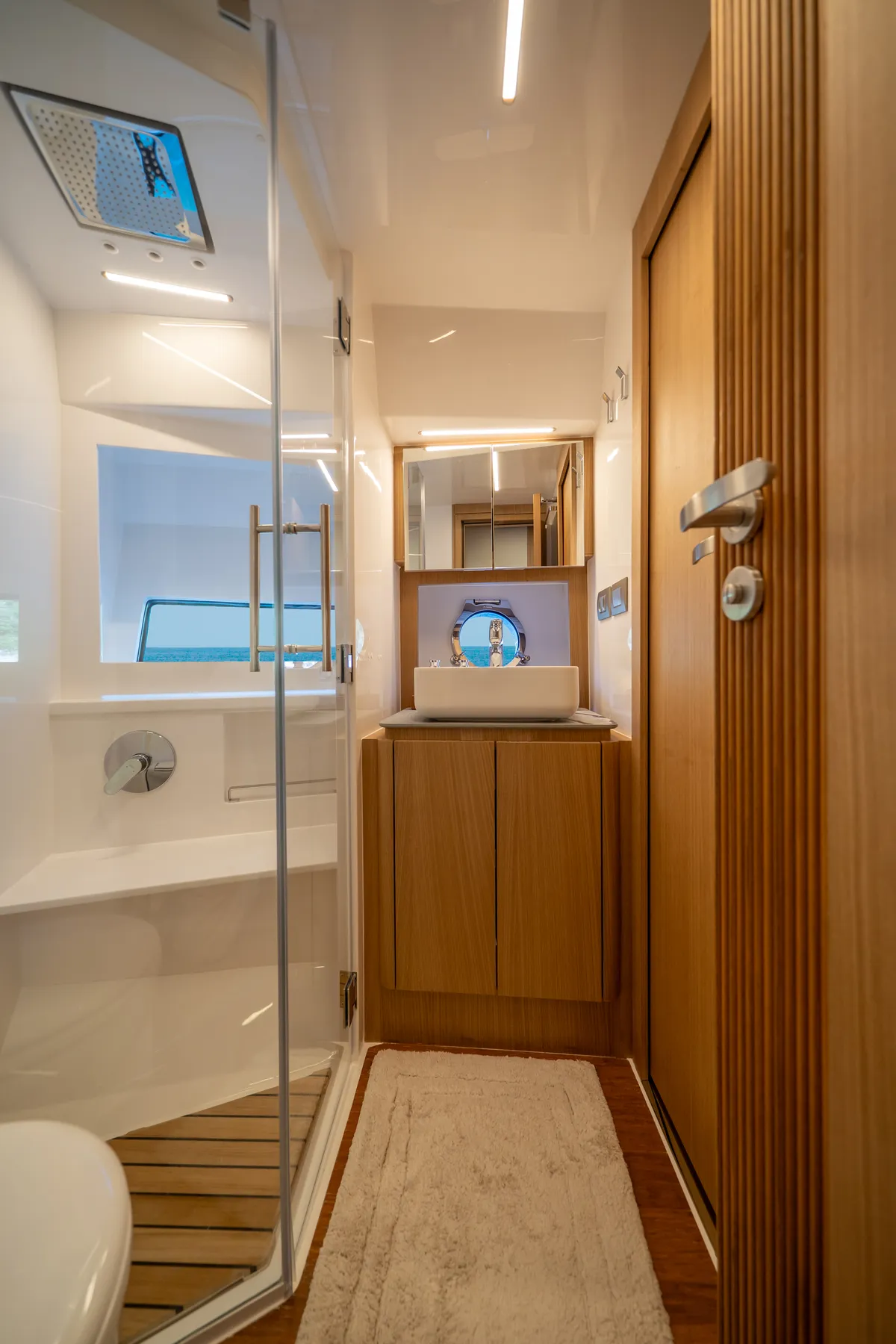 Intermarine 60 — Suítes