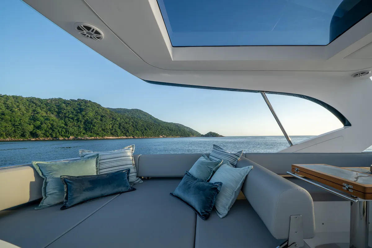 Intermarine 60 — Flybridge